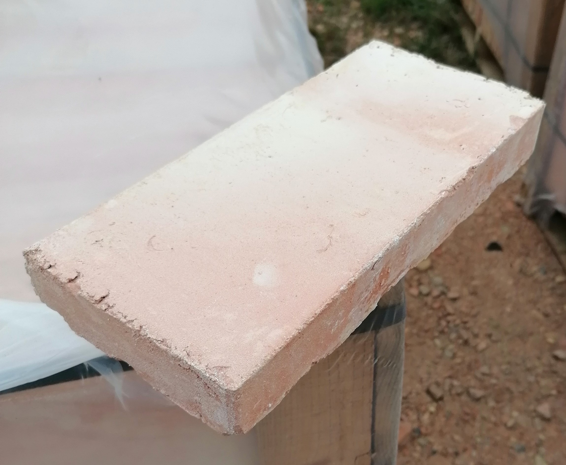 Brique en terre cuite rustique paille rosé 25x12x3.5 cm 